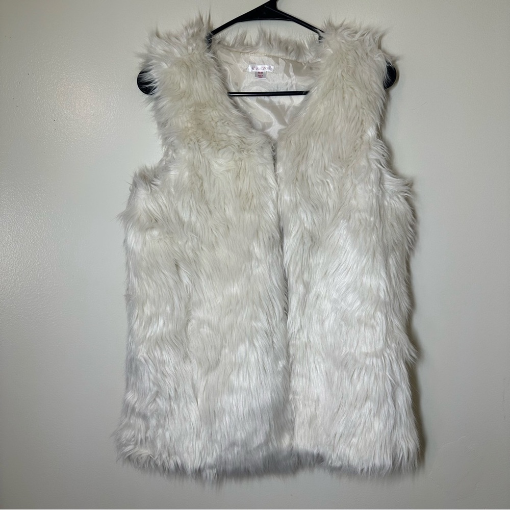 Xhilaration Womens Faux Fur Vest Natural‎ White Shaggy Open Front Size M NEW